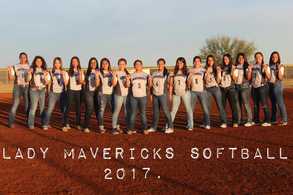 2017 lady mavericks softball team.jpg